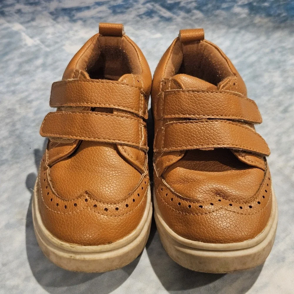 Toddler Boys Shoes 2 Pairs Size 8 Brown Wingtip Sneakers Navy Fleece Lined Boots